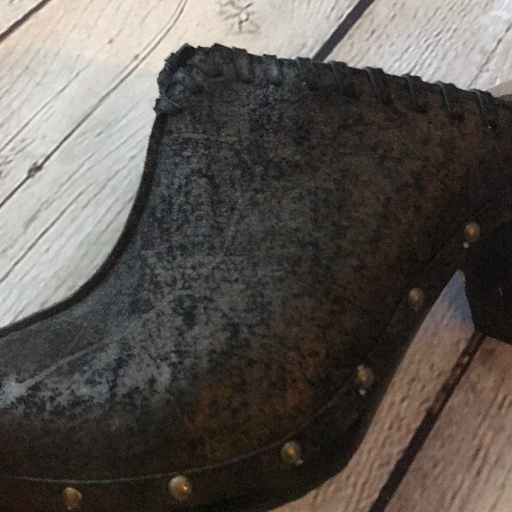 Salpy Clogs - image 7